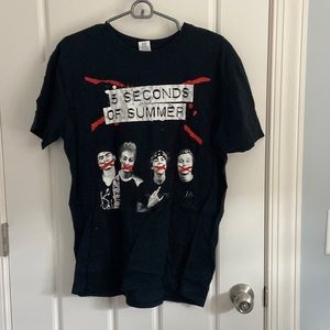 5 Seconds of Summer 2015 tour t-shirt. Size Large.